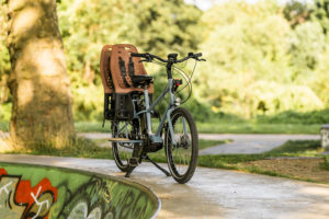 Vélo longtail électrique avec 2 portes bébés